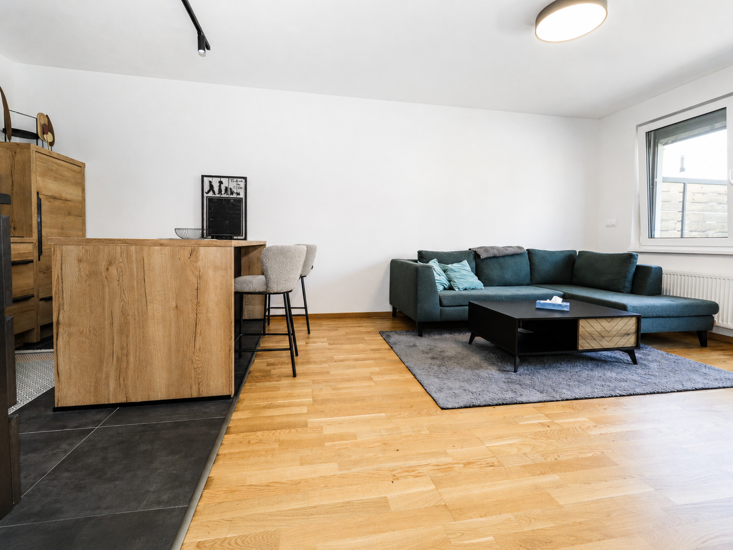 Zariadený 2-izbový byt s predzáhradkou v novostavbe