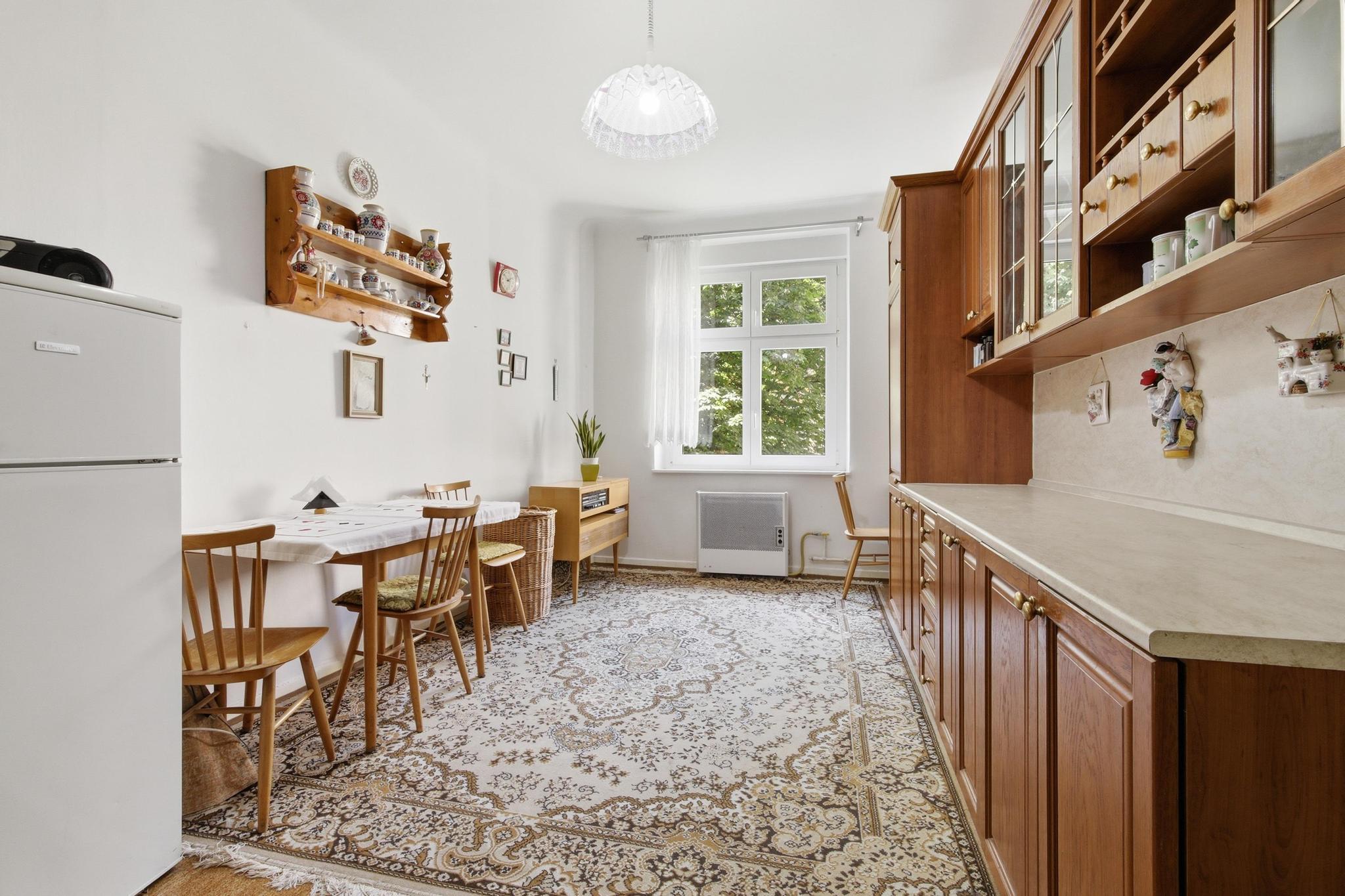 Priestranný staromestský byt s výťahom v centre mesta