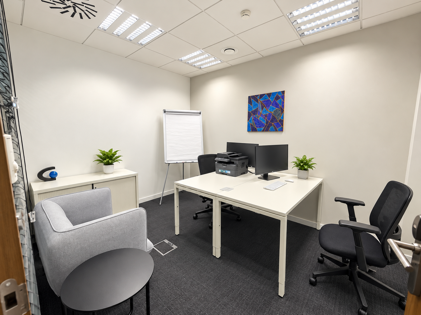 Prenájom zariadenej kancelárie 12 m²| Apollo Business Center