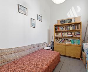 Priestranný staromestský byt s výťahom v centre mesta