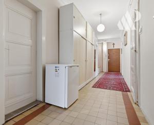 Priestranný staromestský byt s výťahom v centre mesta