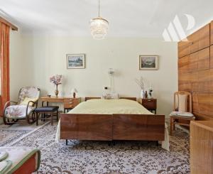 Priestranný staromestský byt s výťahom v centre mesta