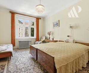 Priestranný staromestský byt s výťahom v centre mesta