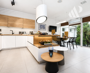 PAPCUN REALITY | Showroom,služby alebo obchod 116 m² Rovinka