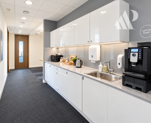Prenájom zariadenej kancelárie 12 m²| Apollo Business Center