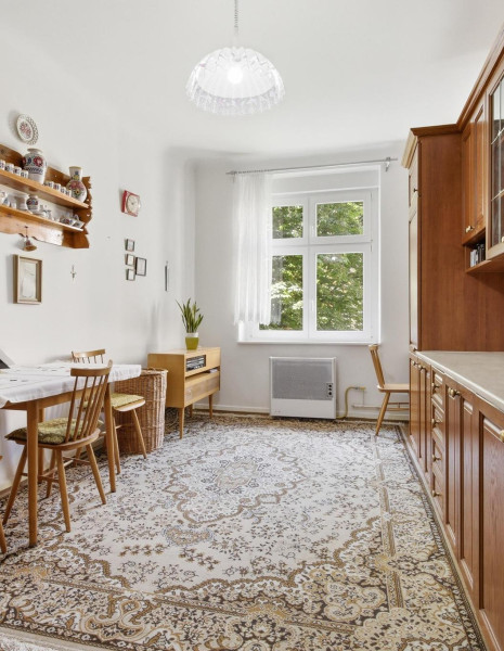 Priestranný staromestský byt s výťahom v centre mesta