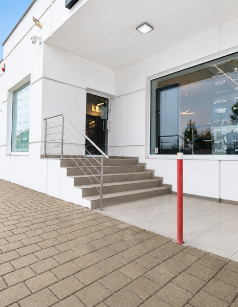PAPCUN REALITY | Showroom,služby alebo obchod 116 m² Rovinka
