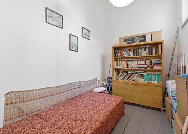 Priestranný staromestský byt s výťahom v centre mesta