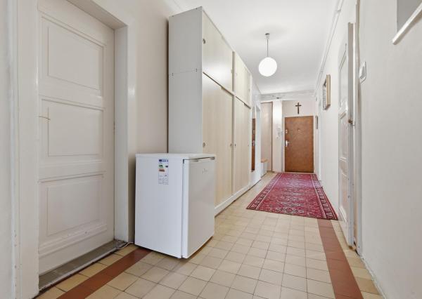 Priestranný staromestský byt s výťahom v centre mesta