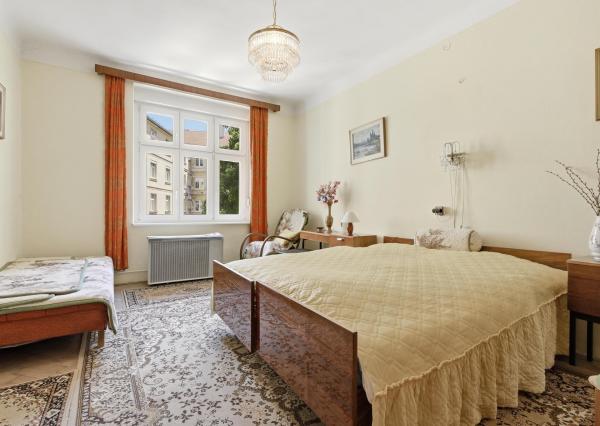 Priestranný staromestský byt s výťahom v centre mesta