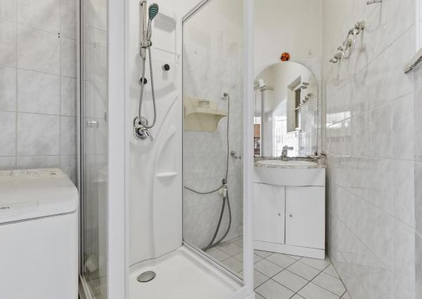 Priestranný staromestský byt s výťahom v centre mesta