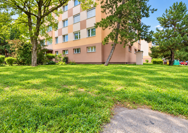 PAPCUN REALITY | Nebytový priestor 89 m², Ambroseho ul.