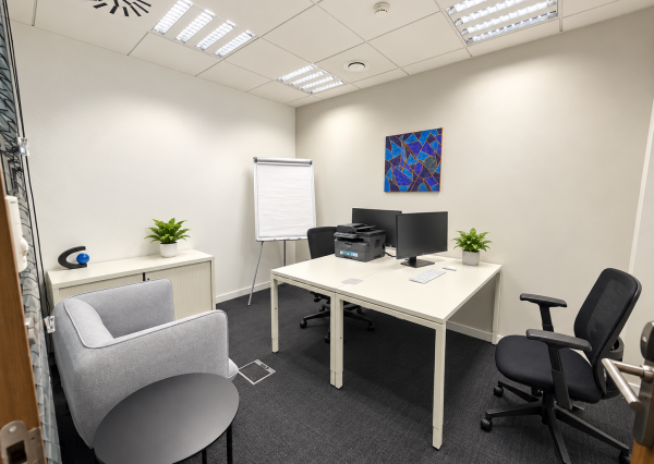 Prenájom zariadenej kancelárie 12 m²| Apollo Business Center